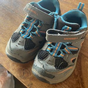 Size 8 Merrill shoes